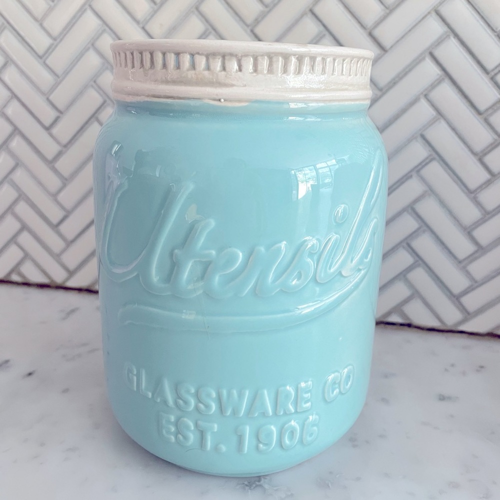 Utensils Container - Picture 1 of 2